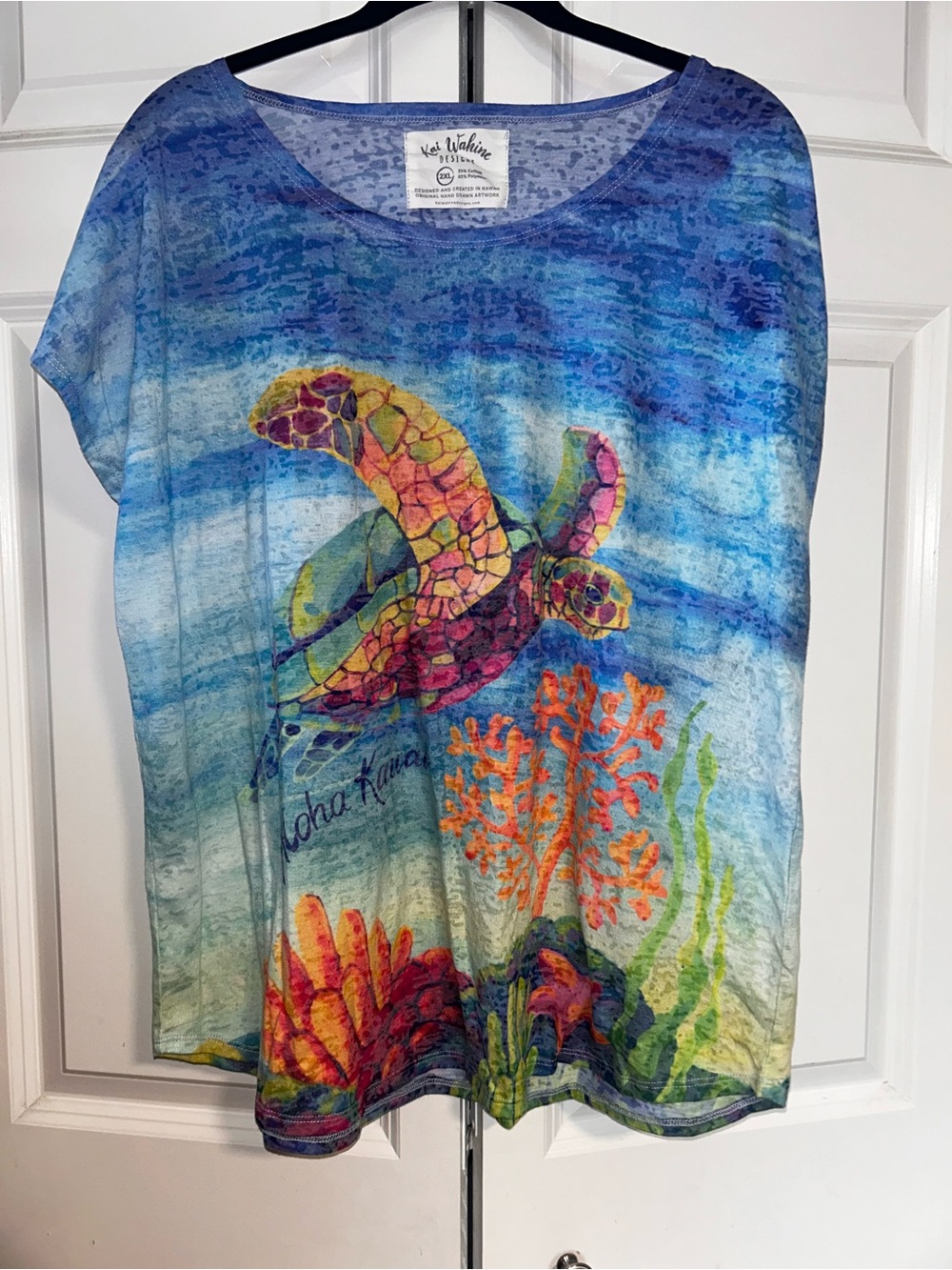 Aloha Kaimana Women's Blue Sea Turtle Graphic Short Sleeve Tee